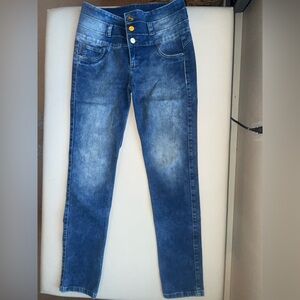 Colombian Women's Slim Stretch Jeans in Washed Blue